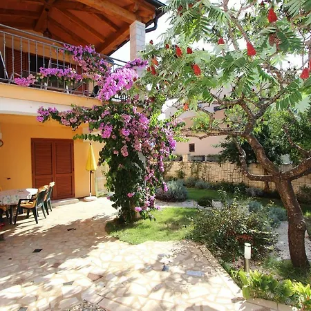 Apartment Malusa *